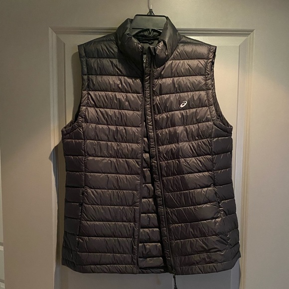 ASICS Vest - Picture 1 of 4